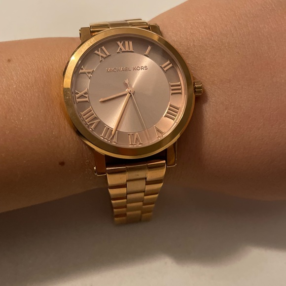 Michael Kors Rose Gold Watch - Picture 4 of 4